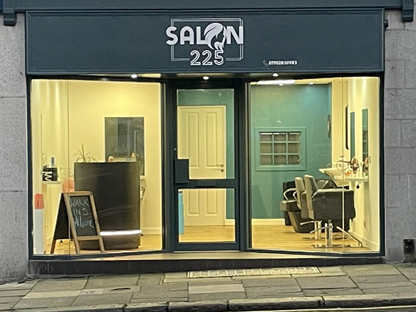 Salon 225 Shop Front